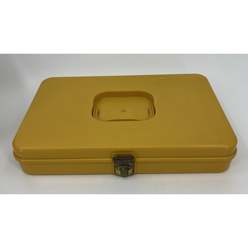 Vtg Wilson Mfg Co. Wil-Hold Sewing Kit Yellow Thread Box Plastic 13 x 8 x 2.5